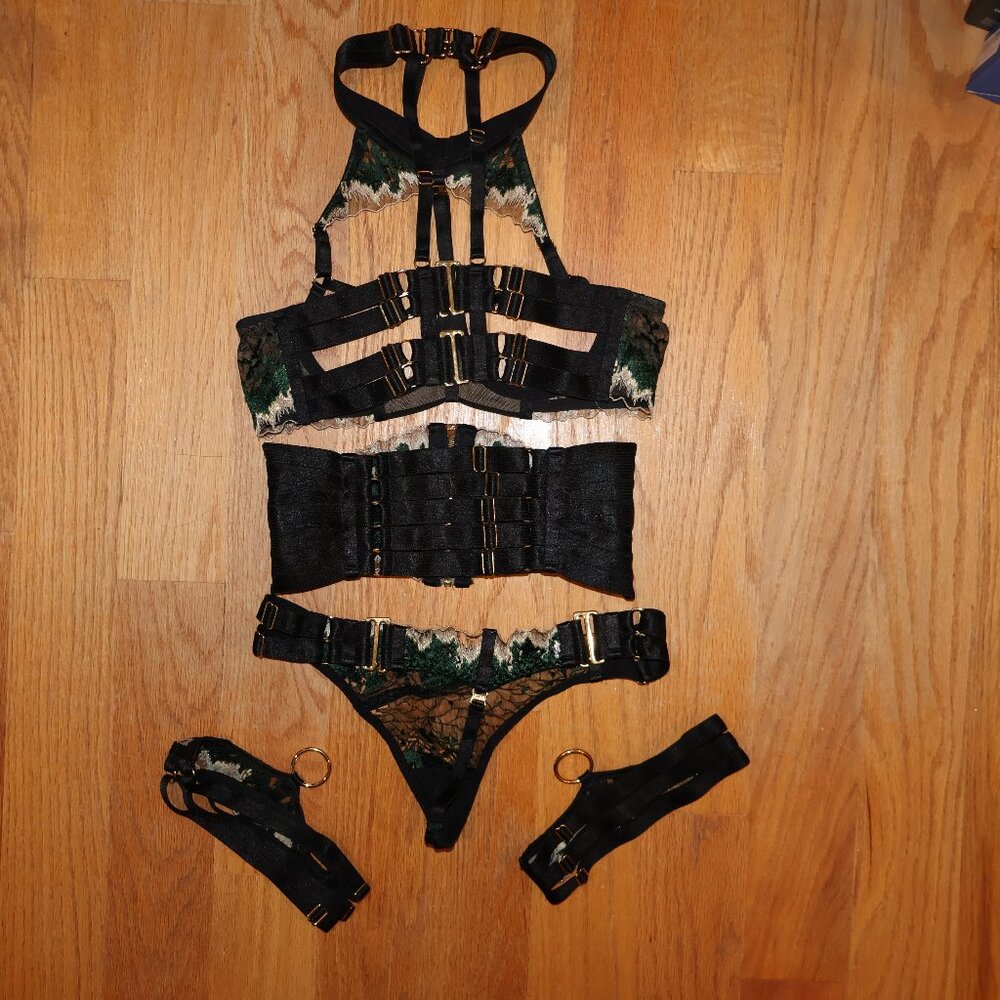 Bordelle Wilde Ouvert Collar Bra Belt Thong Garter SET SS XS green black gold - Picture 8 of 14
